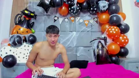 Chanellandmax online show from October 23, 2:40 pm