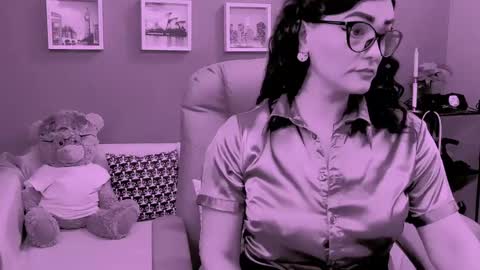 The Queen online show from April 30, 6:35 pm