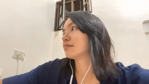 Elly online show from April 13, 1:15 pm