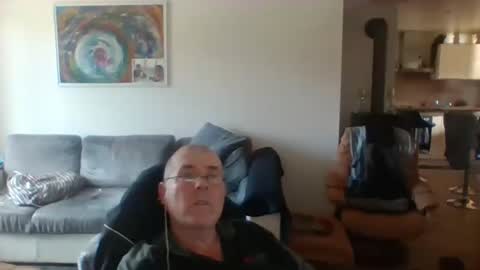 Snapshot of charles6064 chatting on September 11, 12:39 pm charles6064 online show from September 11, 12:39 pm