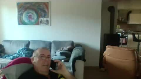 Snapshot of charles6064 chatting on October 28, 9:54 am charles6064 online show from October 28, 9:54 am