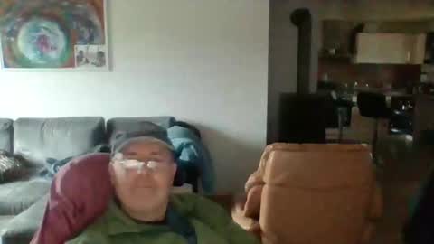 Snapshot of charles6064 chatting on January 2, 12:24 pm charles6064 online show from January 2, 12:24 pm