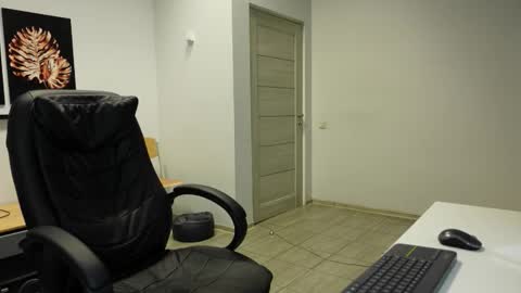 CHARLES DREAMS online show from March 13, 6:22 pm