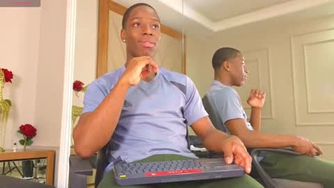charlesbrown_ online show from June 11, 1:42 pm