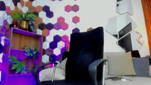  online show from May 22, 2:18 am