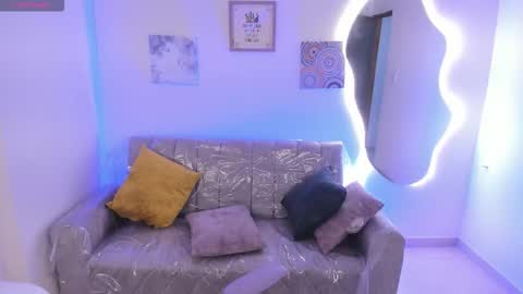    online show from November 6, 6:55 pm