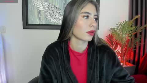 Snapshot of charlote_horny chatting on February 15, 8:54 am Charlote online show from February 15, 8:54 am
