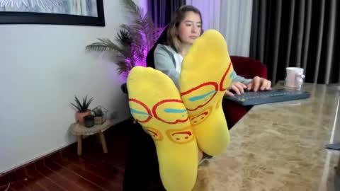 Snapshot of charlote_horny chatting on October 1, 12:04 pm Charlote online show from October 1, 12:04 pm