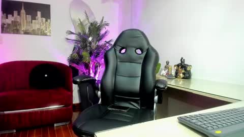 Snapshot of charlote_horny chatting on September 22, 11:36 am Charlote online show from September 22, 11:36 am
