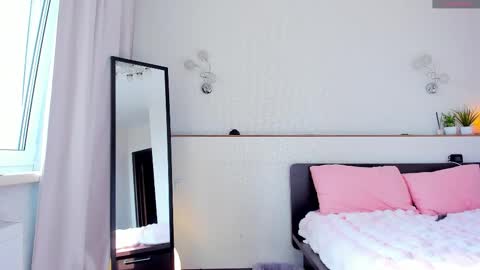 charlottacardi online show from September 25, 3:46 am