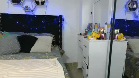 charlotte_027 online show from February 9, 5:22 am