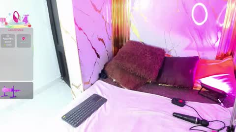 charlotte__milf online show from January 9, 8:14 pm