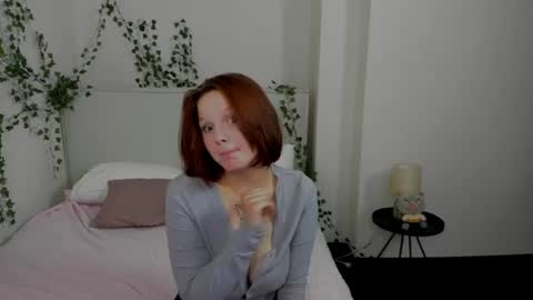 charlotte_boobsss online show from July 6, 4:42 am