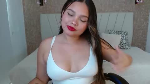 Snapshot of charlotte_greyx chatting on October 17, 5:50 pm Charlotte online show from October 17, 5:50 pm
