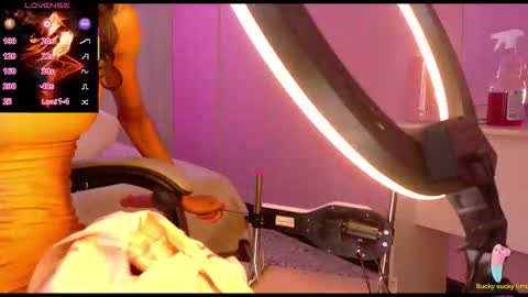 CHARLOTTE online show from December 4, 12:16 pm