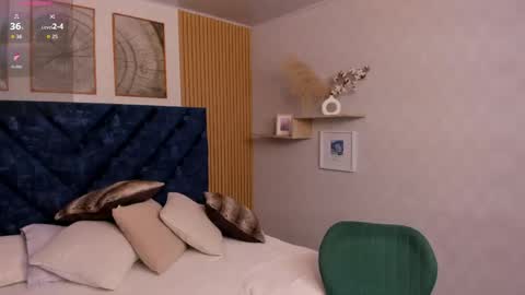 Charlotte Mayers online show from April 13, 11:25 am