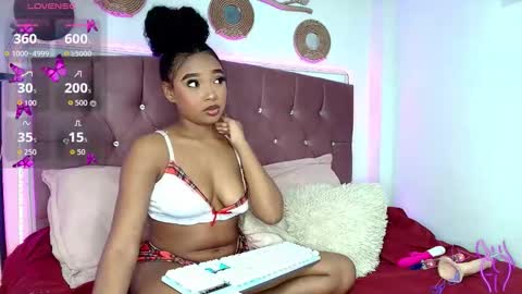 charlotte_walker1 online show from November 19, 2:49 pm