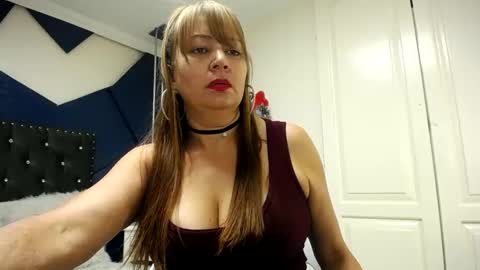 Snapshot of charlottee_brown2 chatting on February 25, 3:09 pm C H A R L O T T E online show from February 25, 3:09 pm
