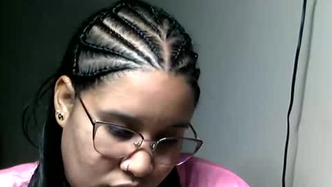 charlottequeen_21 online show from April 30, 2:05 am