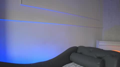 Lauren Rus online show from November 11, 2:52 pm