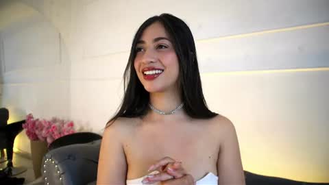 Lauren Rus online show from June 10, 2:27 pm