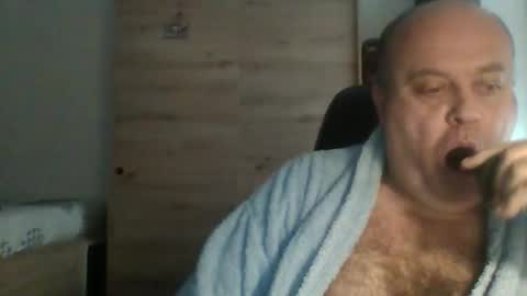 charly online show from December 19, 10:55 am