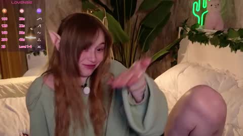 Snapshot of charming_lilly chatting on October 18, 6:45 pm Lissa online show from October 18, 6:45 pm