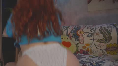 Snapshot of charming_lilly chatting on October 2, 5:12 pm Lissa online show from October 2, 5:12 pm