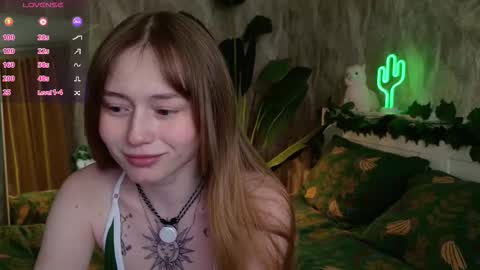 Snapshot of charming_lilly chatting on October 15, 11:11 am Lissa online show from October 15, 11:11 am