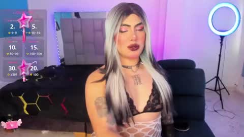 Sophie  online show from June 15, 7:39 pm