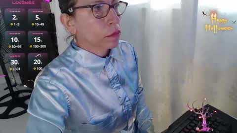 CHAYLA VICTORIA RUIZ  online show from November 22, 2:04 pm