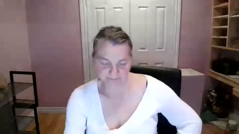 chealsiek online show from November 26, 1:58 am