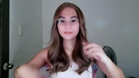 chelly4u69 online show from July 19, 12:02 am