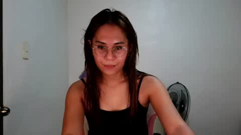 chelly4u69 online show from June 17, 1:16 pm