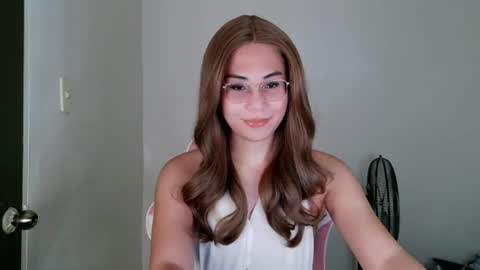 chelly4u69 online show from July 3, 1:21 am