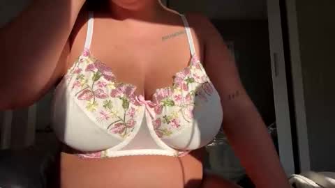 Snapshot of chels_pussy4 chatting on September 21, 4:22 pm Chelsea online show from September 21, 4:22 pm