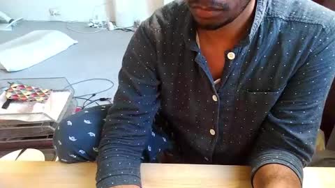 chenrezik69 online show from October 12, 9:38 pm