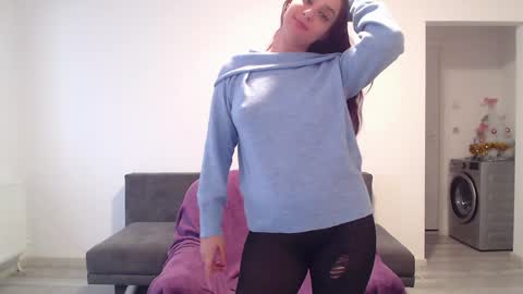 Snapshot of cherry_pie95 chatting on January 6, 9:52 am Sherry online show from January 6, 9:52 am