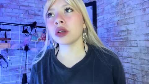     online show from November 3, 12:06 pm