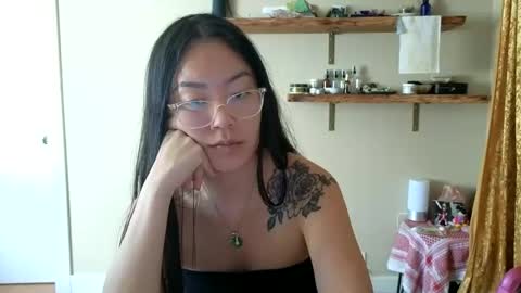 Snapshot of cherrycam777 chatting on October 18, 11:20 pm Miss Cherry online show from October 18, 11:20 pm