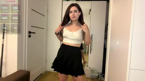 Stella online show from June 9, 8:08 pm