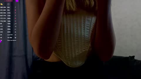 Loise online show from March 19, 5:18 pm