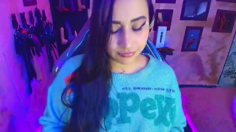 Snapshot of cherryy_bombshelll chatting on October 6, 3:52 pm cherry online show from October 6, 3:52 pm