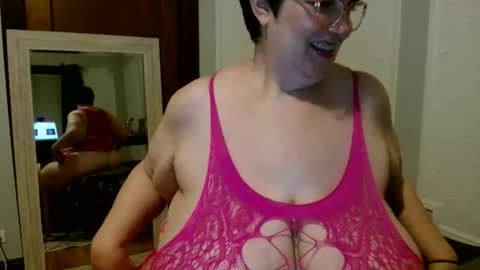 Tee online show from May 17, 1:37 am