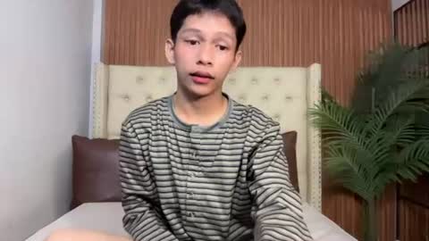 chick_renz online show from July 28, 4:51 pm