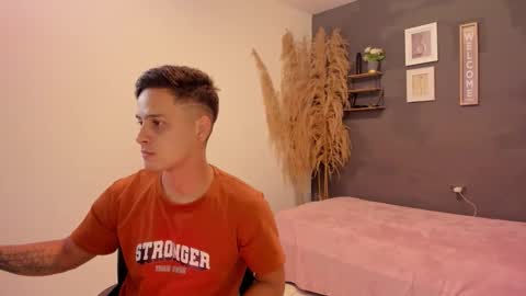 chicos_sexy online show from September 23, 7:31 pm