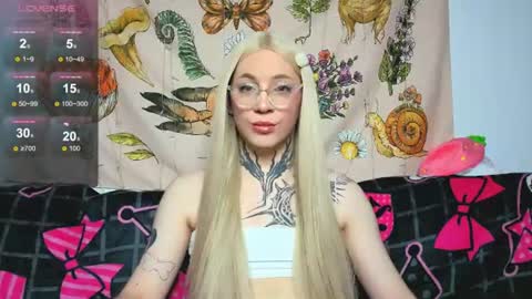 Chloe INDEPENDENT MODEL online show from June 15, 7:06 pm