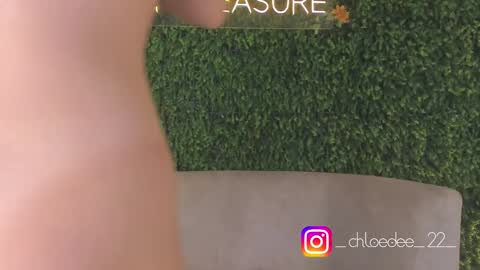 Snapshot of chloe_dee_ chatting on October 2, 12:48 pm Chloe online show from October 2, 12:48 pm