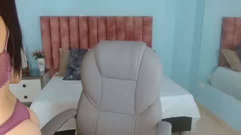chloe_durand1 online show from June 11, 8:07 pm