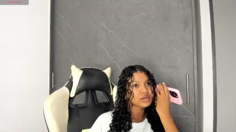 chloe online show from June 30, 12:32 am